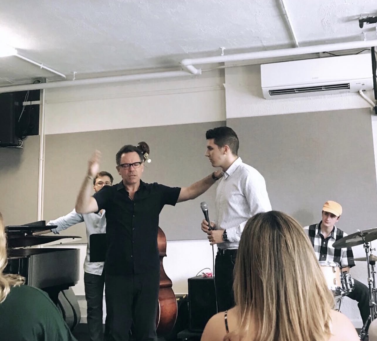 Kurt Elling coaching ILIJA during a vocal masterclass with a live band